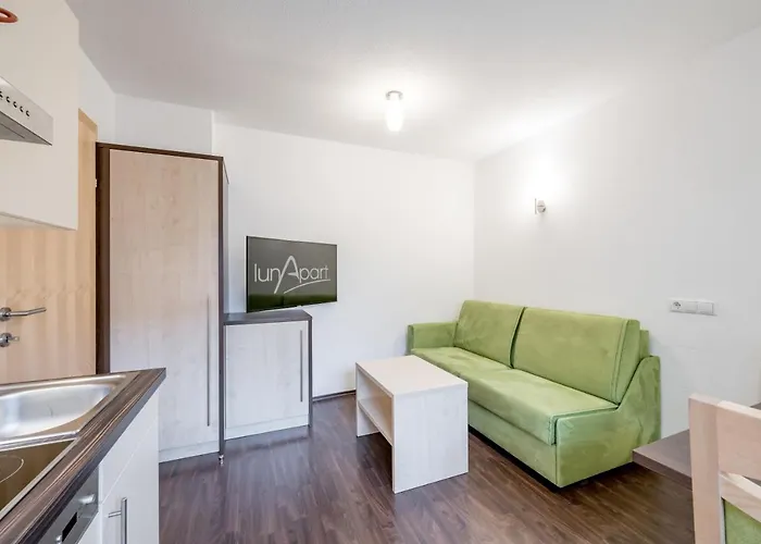 Lunapart アパート *